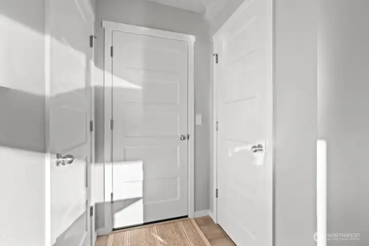 Photographs are for illustrative purposes only. Features, finishes, interior/exterior colors, landscaping and floorplan shown may vary from actual homes built.