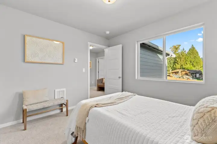 Photographs are for illustrative purposes only. Features, finishes, interior/exterior colors, landscaping and floorplan shown may vary from actual homes built.