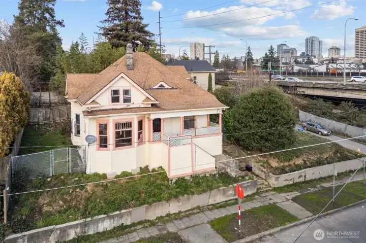 Charming Historic victorian!