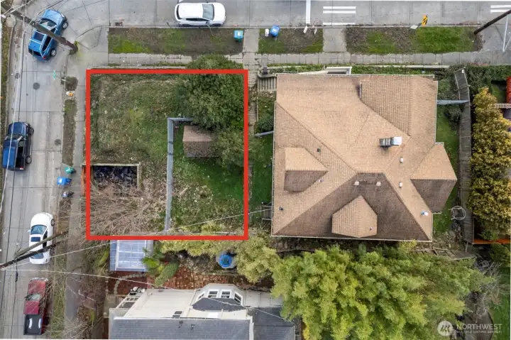 House with sizable lot ready for redevelopement