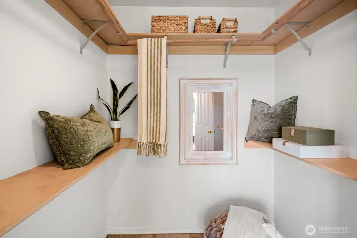 Walk-in Closet