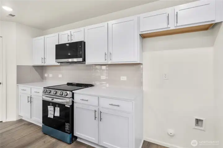 Disclaimer Secondary photos of same floor plan on different lot in different community: Photos are from another Lina, finishes, upgrades, and features may vary. Disclaimer Secondary photos of same floor plan on different lot in different community: Photos are from another Lina, finishes, upgrades, and features may vary.