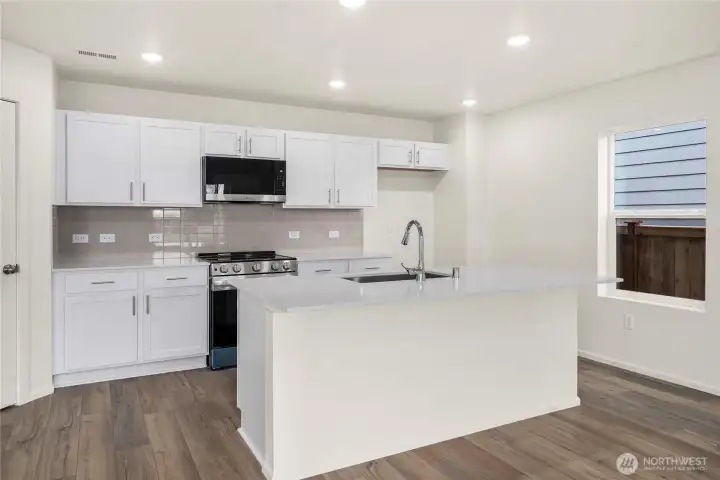 Disclaimer Secondary photos of same floor plan on different lot in different community: Photos are from another Lina, finishes, upgrades, and features may vary. Disclaimer Secondary photos of same floor plan on different lot in different community: Photos are from another Lina, finishes, upgrades, and features may vary.