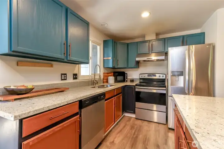 Another angle of this stunning kitchen.