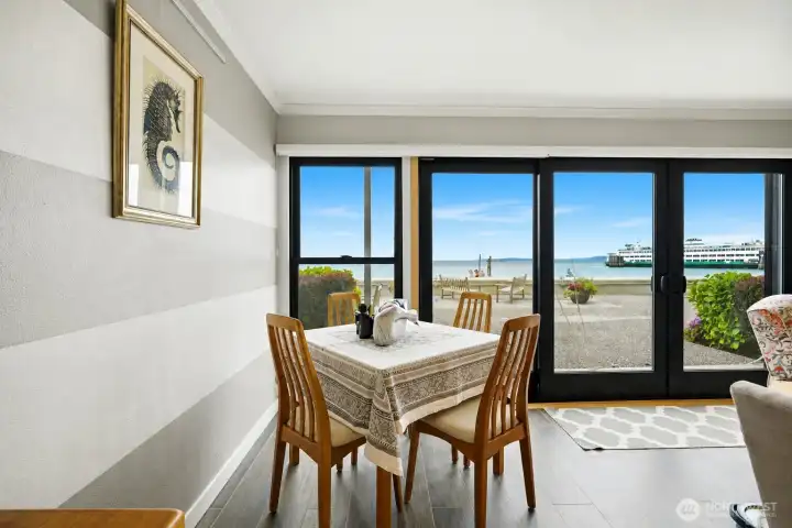 Dine with breathtaking waterfront views. Dine with breathtaking waterfront views.
