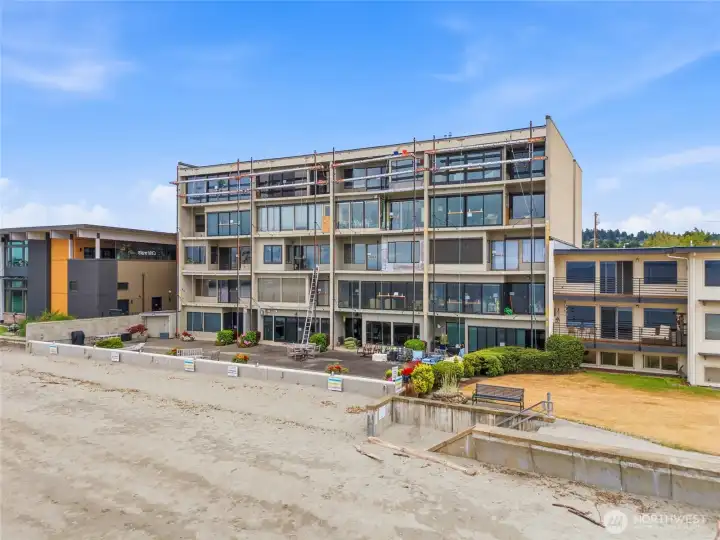 Experience luxury waterfront living at Ebb Tide. Experience luxury waterfront living at Ebb Tide.