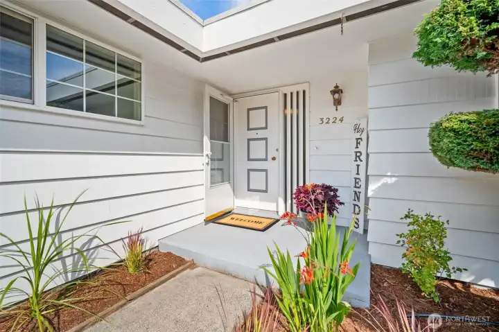 Classic and welcoming entry.