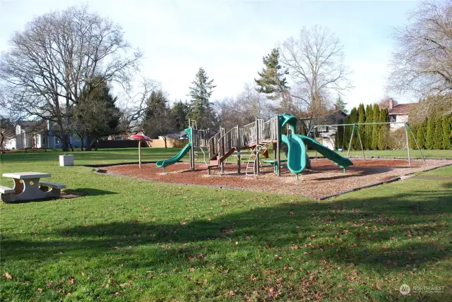 Oakbrook Park playground close by, along with Lakewood Towne Center, and other services and shopping.