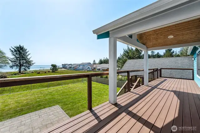 Huge second level deck!