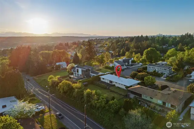 Aerial image of home in relationship to the area.