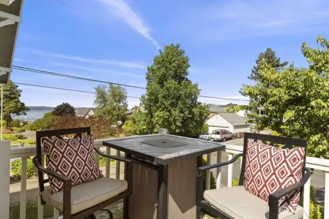 Start your morning or wind down at night on the inviting deck—where bay views and fresh air never get old.