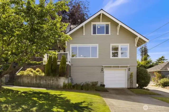 This rare blend of charm, location, and lifestyle won’t last. Make your move before it’s gone!
