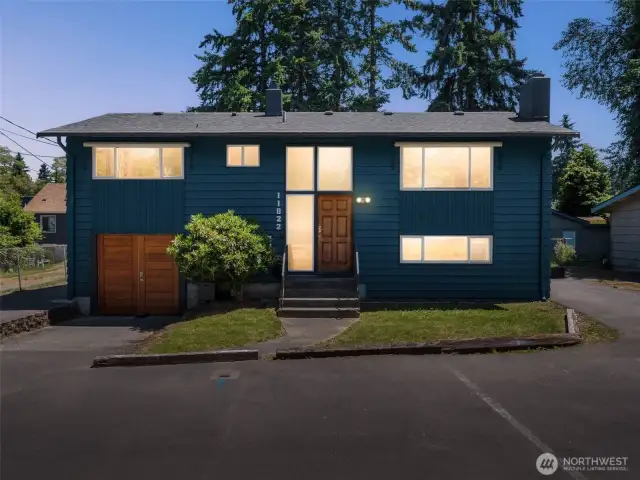 Welcome to 11822 10th Ave S