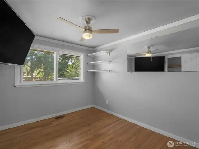 3/3 Bedrooms on Main
