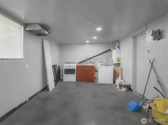 Attached 1 Car Garage