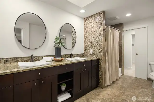 Upper full bathroom
