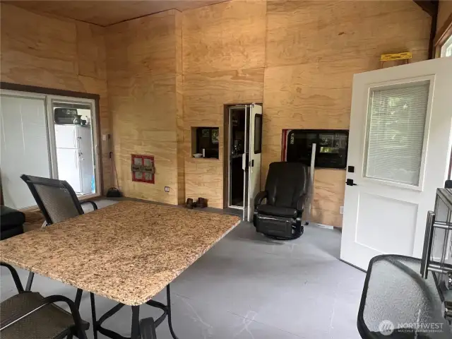 Plenty of space for your extension to living space.