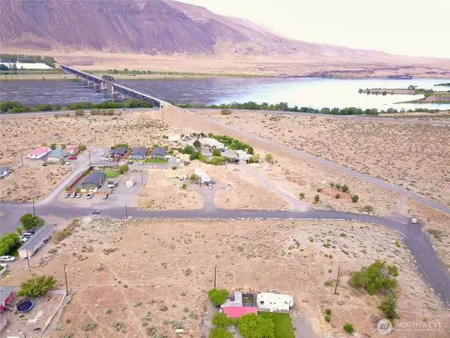 Aerial view of lot facing the Columbia River.