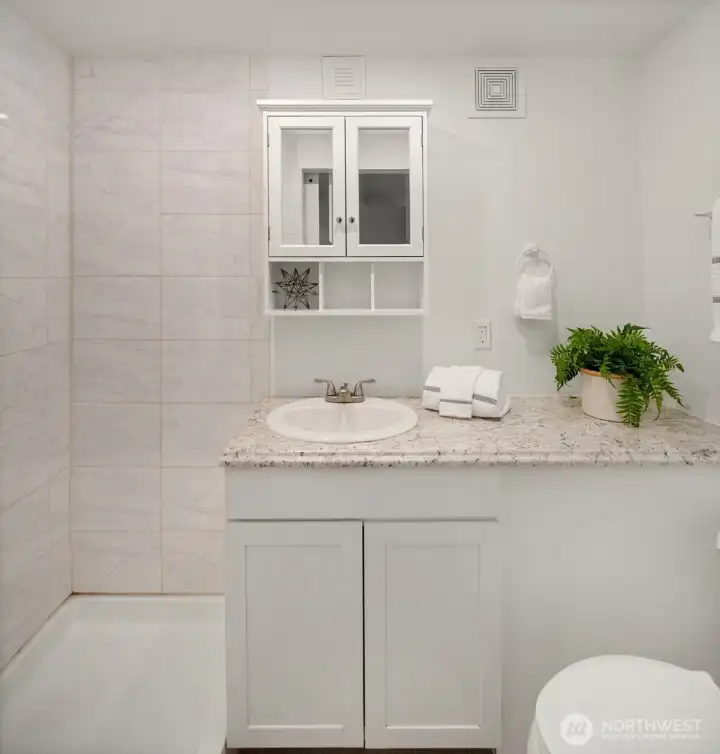 Cottage 3/4 Bathroom