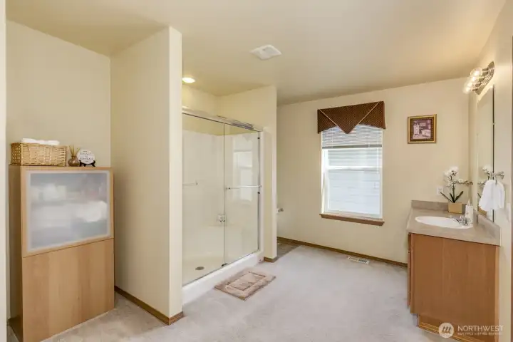 Spacious Primary bathroom