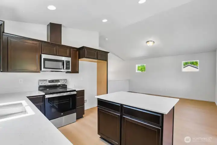 Photographs are for illustrative purposes only. Features, finishes, interior/exterior colors, landscaping and floorplan shown may vary from actual homes built.