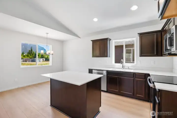 Photographs are for illustrative purposes only. Features, finishes, interior/exterior colors, landscaping and floorplan shown may vary from actual homes built.