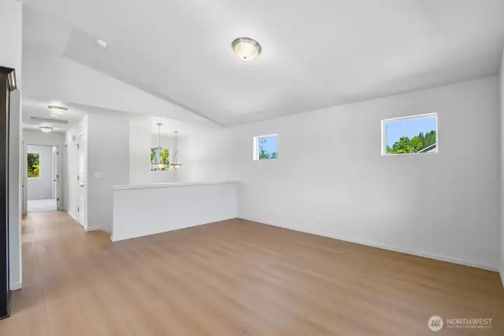 Photographs are for illustrative purposes only. Features, finishes, interior/exterior colors, landscaping and floorplan shown may vary from actual homes built.