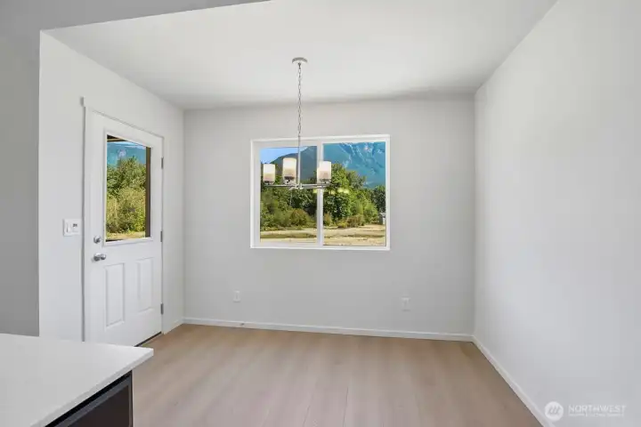 Photographs are for illustrative purposes only. Features, finishes, interior/exterior colors, landscaping and floorplan shown may vary from actual homes built.