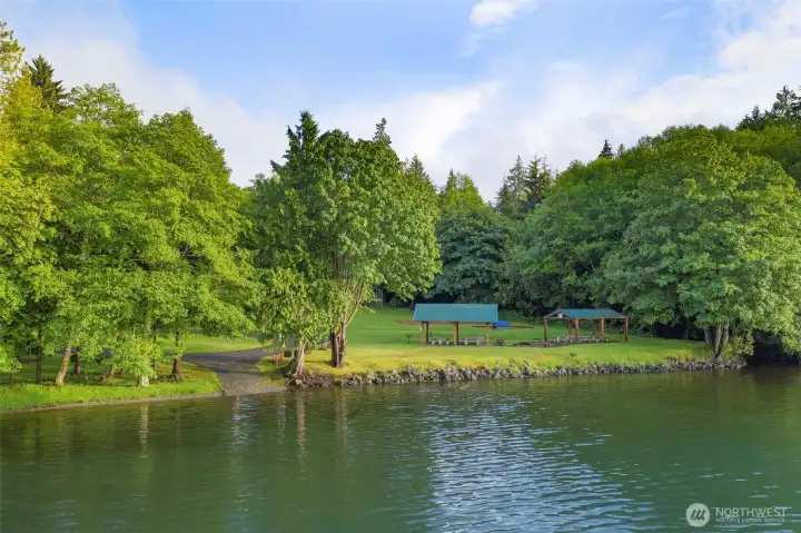 Community beach access, boat launch, covered picnic areas!
