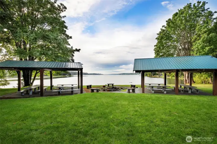 Community beach access, boat launch, covered picnic areas!