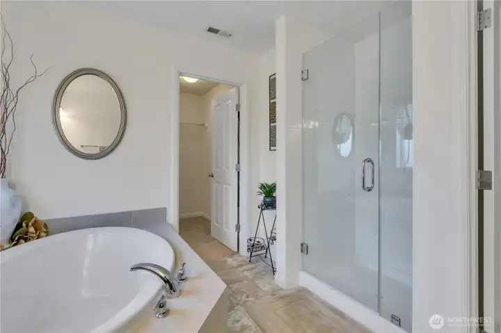 5 piece primary bath with updated shower!