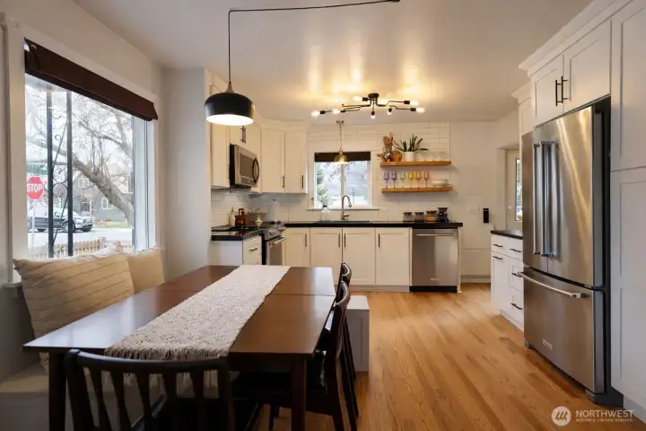 Dining room & kitchen