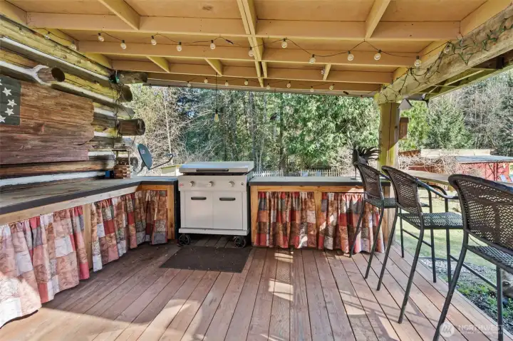 Outdoor cooking space, perfect for entertaining