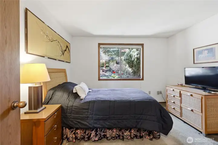 Guest bed room on the entry level