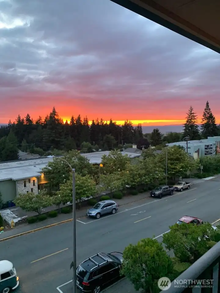 This lovely residence lives like a home....so, don't miss another sunset!
