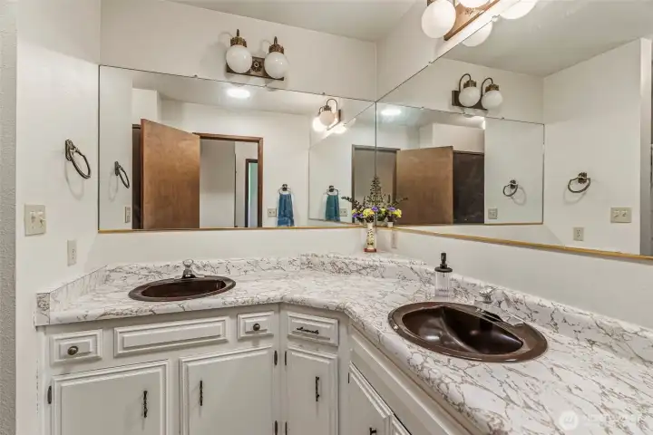 Full bath on upper level