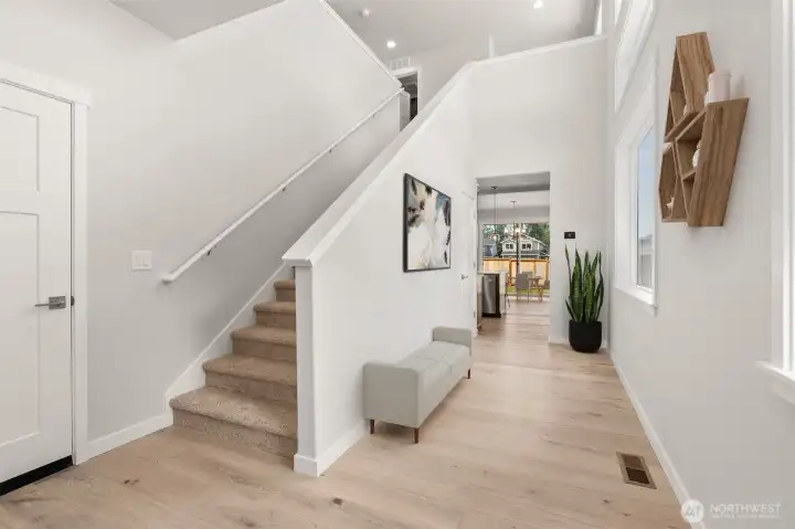 Spacious entryway
