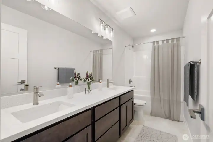 Communal bath with quartz