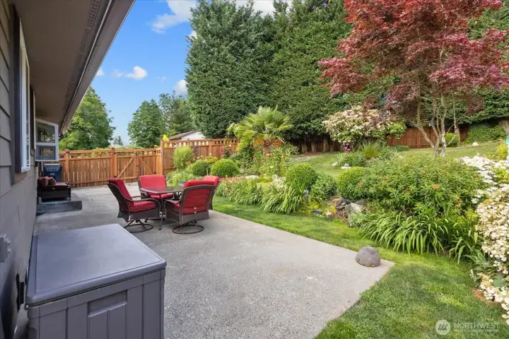 Stunning, private backyard retreat including lush landscaping and space for outdoor entertaining. Stunning, private backyard retreat including lush landscaping and space for outdoor entertaining.