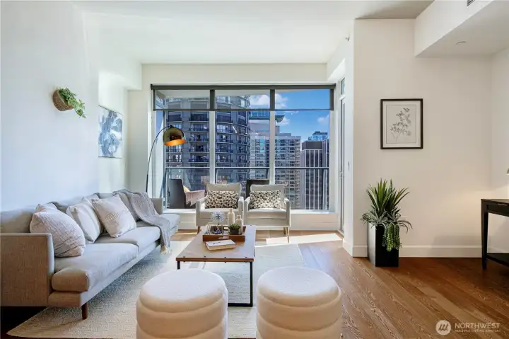 An expansive floor plan offers the flexibility to design your own space—whether it’s a cozy reading nook, a stylish media corner, or anything in between.