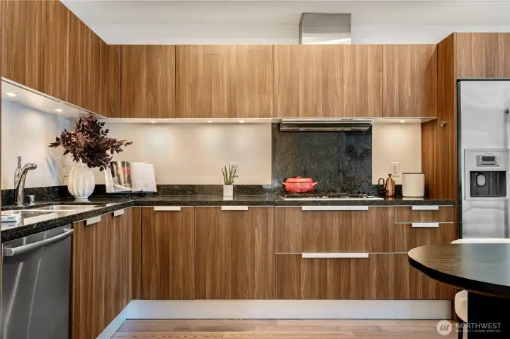 Pedini itlalian cabinet.