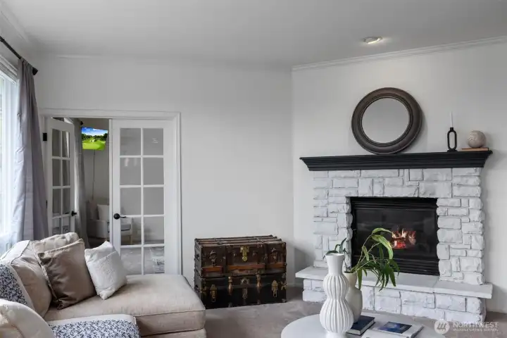 Natural gas fireplace creates a cozy ambiance.