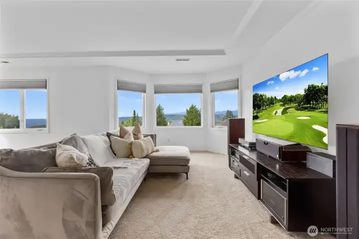 180 degree Mountain & golf course views - the best in the house!