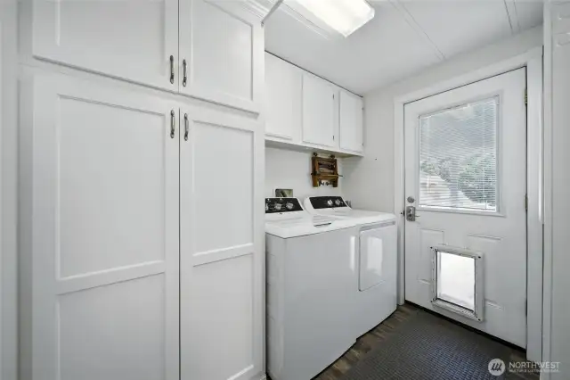 Washer/dryer in utility room
