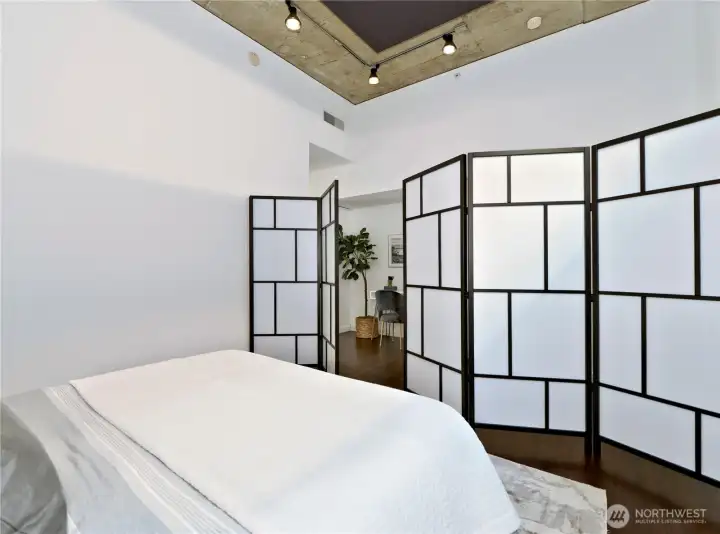 Modern bedroom divider stays for buyer