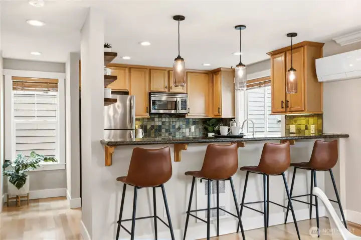 Easy to shift between weekday meals and weekend gatherings.