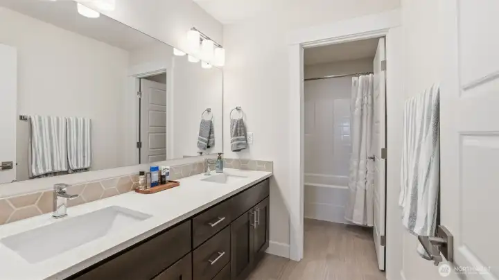 Common Bath Upstairs