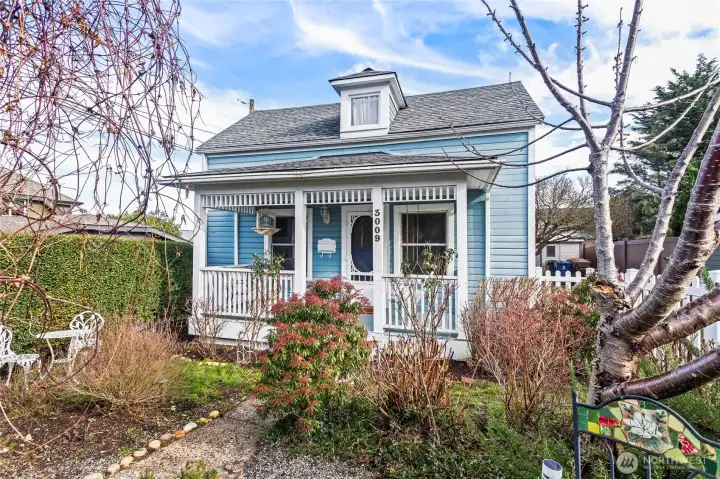Soon this garden will be blooming with roses, hydrangea, and other perennials suited to the Pacific Northwest.