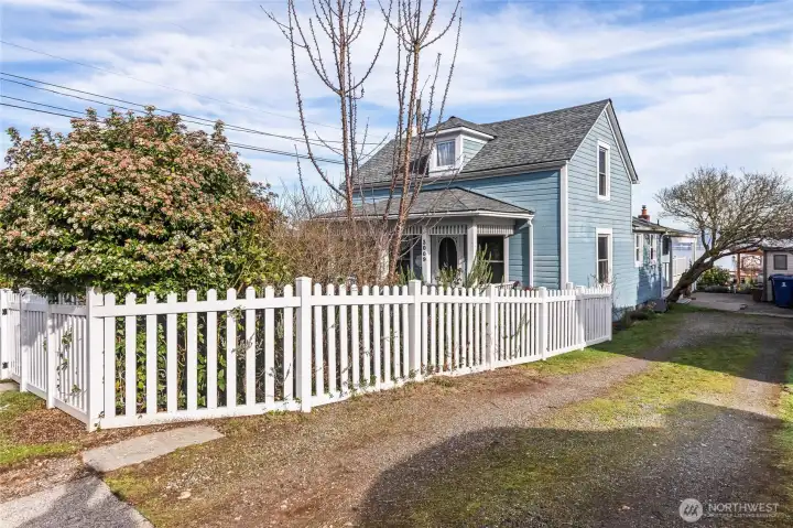 Pull into the driveway for off-street parking and take the side door into the living room.
