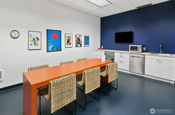 Meeting room/kitchen.
